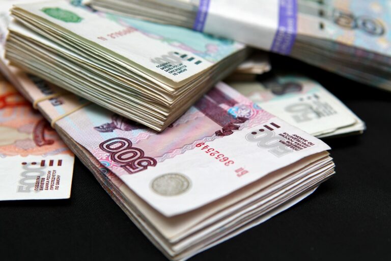 Кому и куда платить зарплату умершего сотрудника?