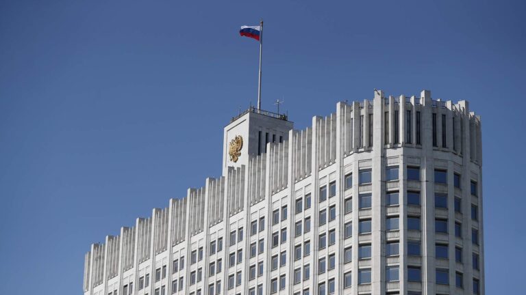 Правительство отменило обязательную продажу валютной выручки экспортерами