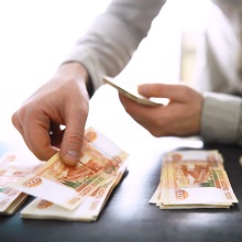 Можно ли переносить выплату зарплаты на первый рабочий день после выходного?